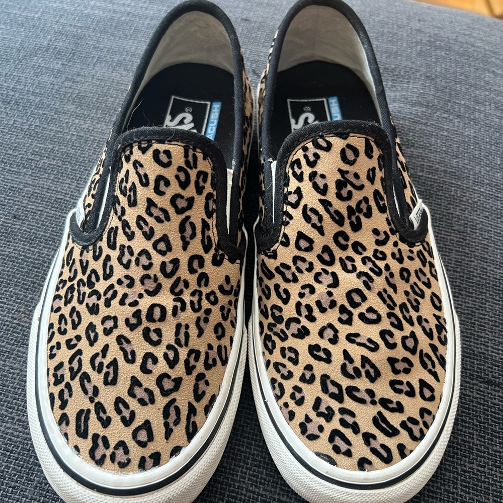 Vans 🐆 Leopard slip on shoes sz 7